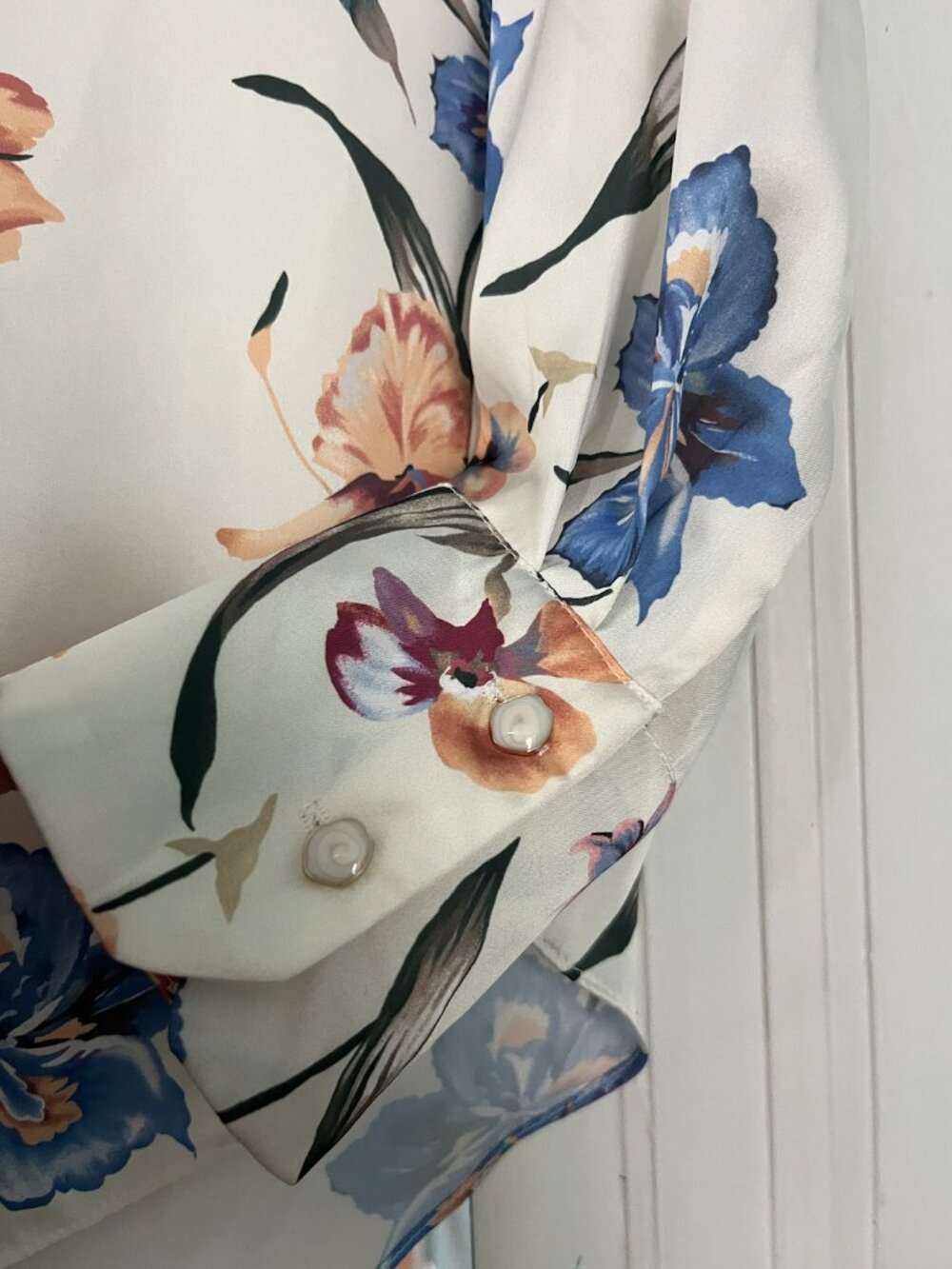 Philosophy floral button up blouse - Picture 4 of 5